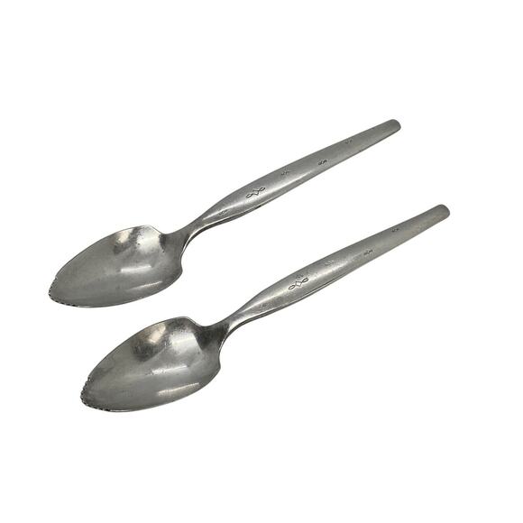 MCM Two Serrated 6” Grapefruit Stainless Spoons Starburst Wm Rogers Flatware - Picture 5 of 16